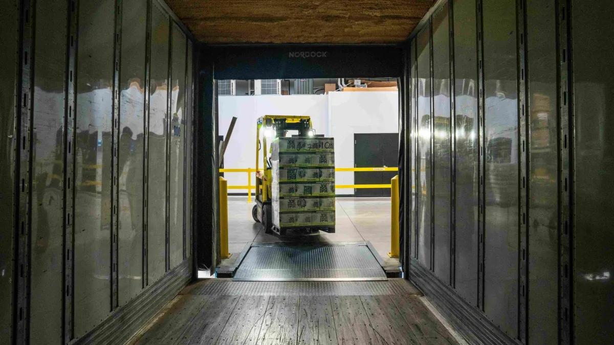 China manufacturing PMI falls to 49.0 in February as small enterprises contract to two-year low