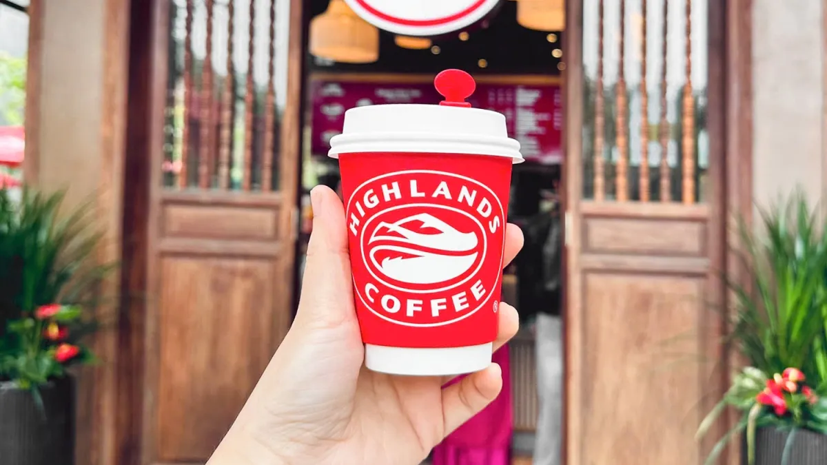 Jollibee weighs 2027 Vietnam IPO for Highlands Coffee