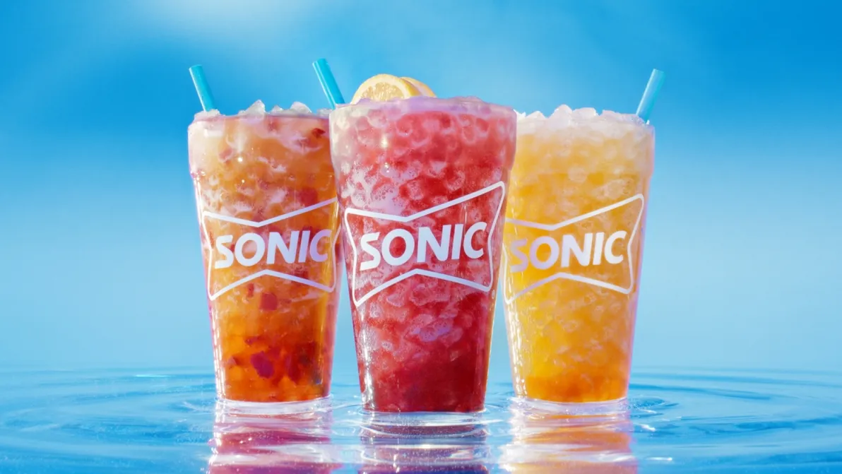 Weekly Global Wrap: Sonic overhauls drinks menu; KFC unveils pickle-themed menu; Chipotle rolls out a new sauce.