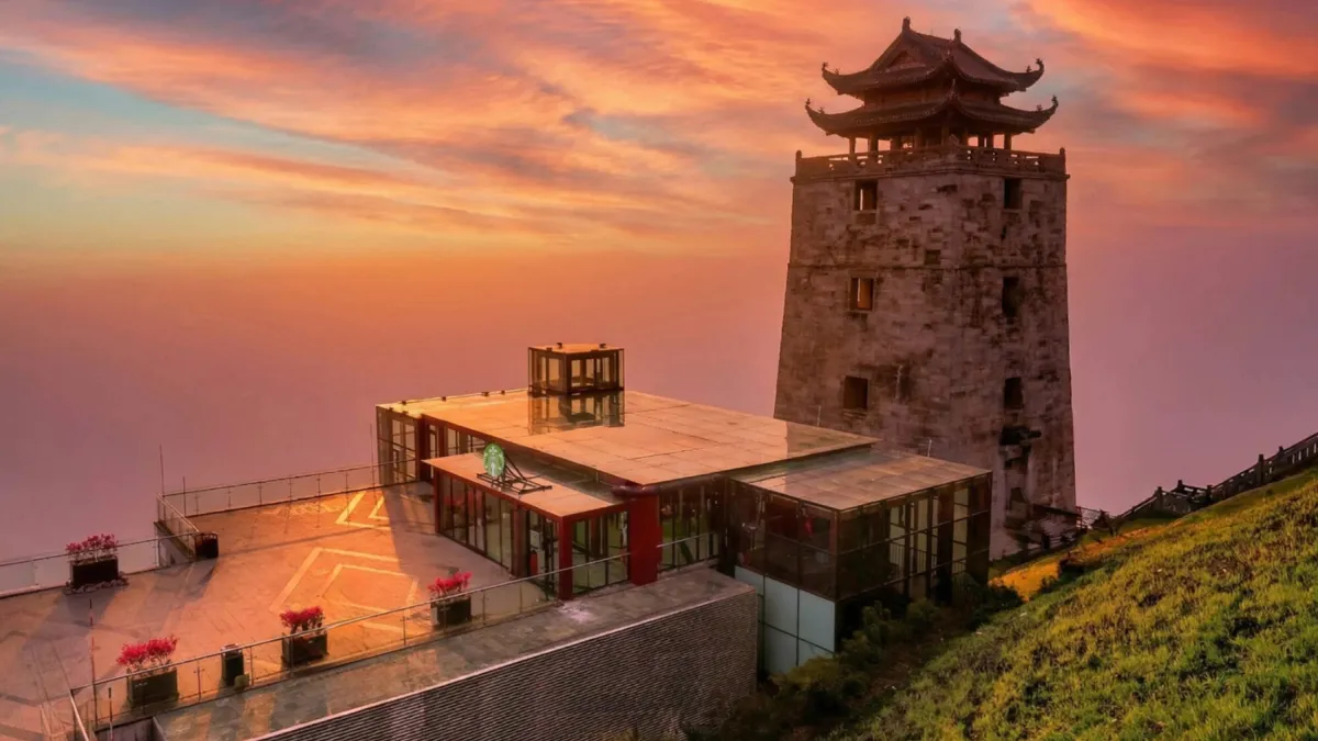 Starbucks Vietnam opens Asia's highest café on Fansipan Mountain