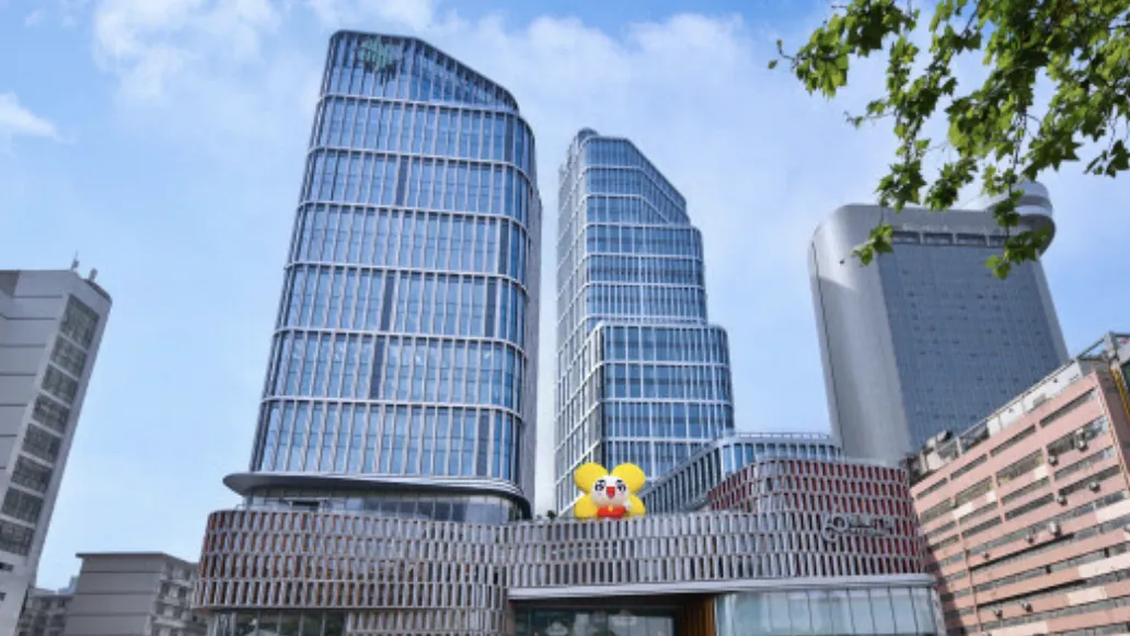 Hang Lung opens 390,200 sq m Westlake 66