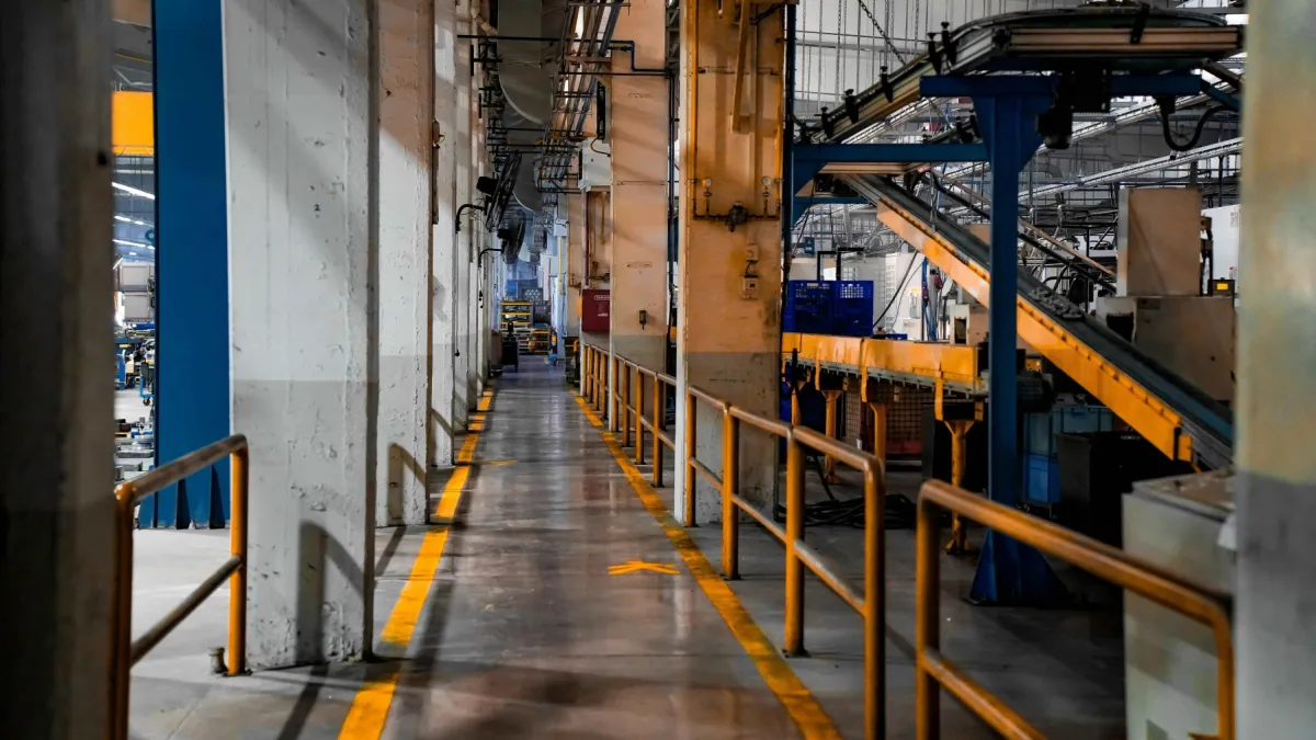 Singapore manufacturing expands as electronics lift March PMI to 50.5