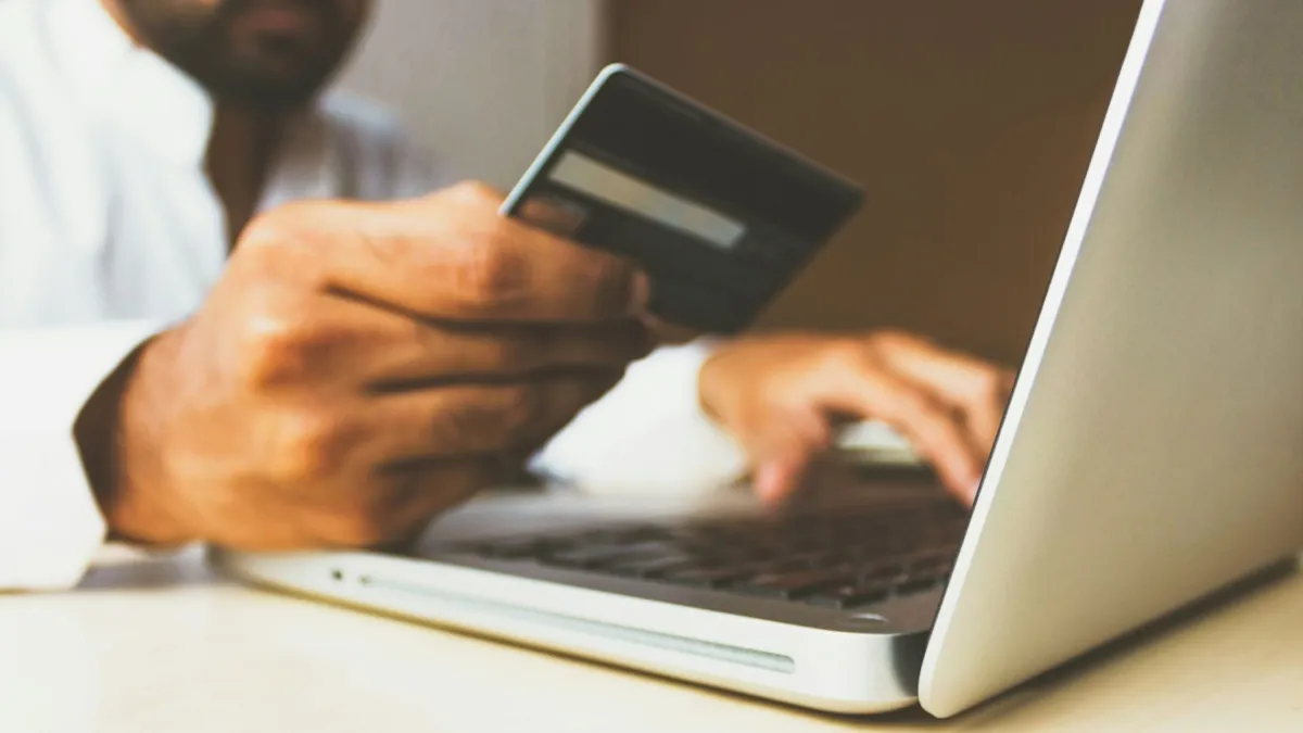 Credit card balances rise as revolving lines fall