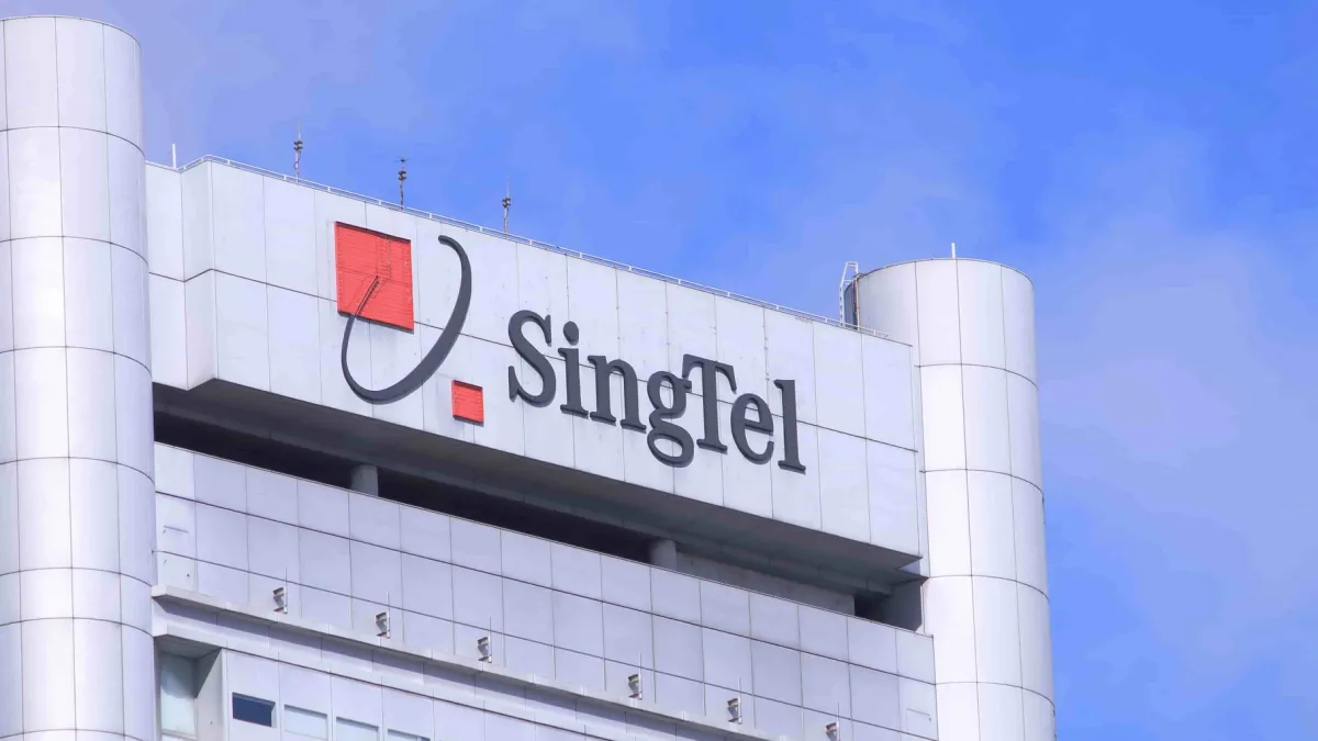 Singtel confirms Optus stake talks, says deal not certain 