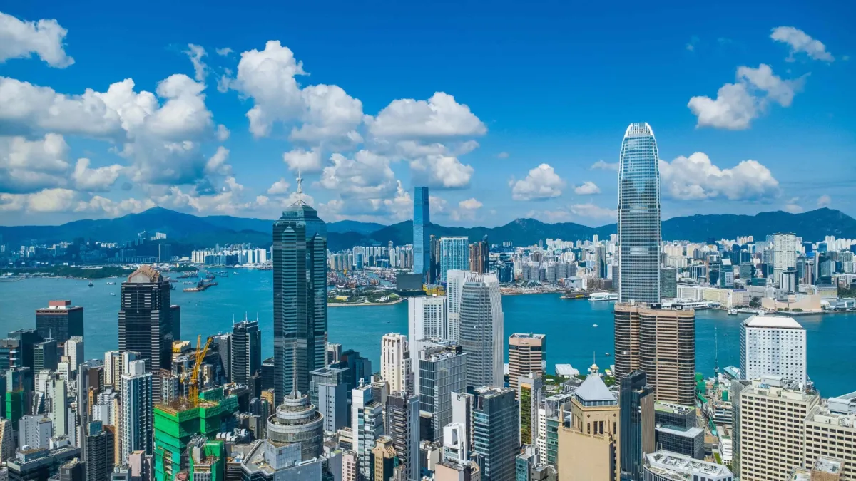 More firms expect business conditions to worsen than improve in Q3
