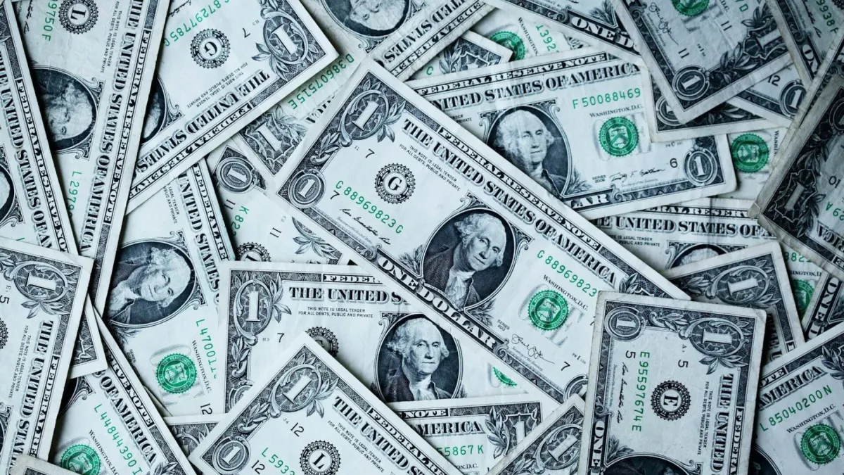 UOB prices EUR1 covered bonds and draws $5.78b