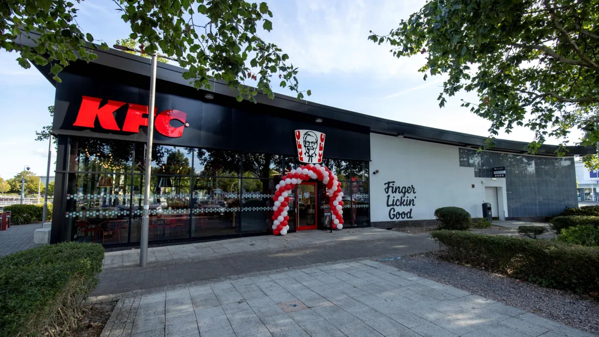 KFC opens restaurant in Stratford-Upon-Avon under new design