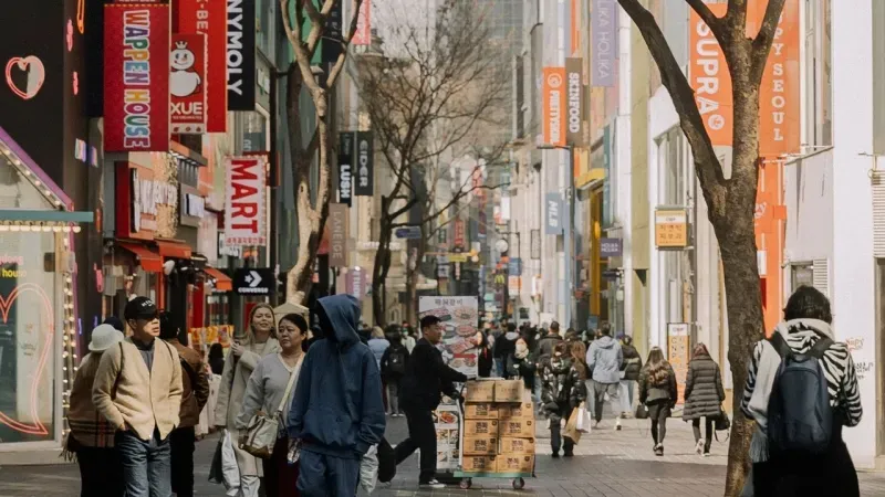 Department stores lift South Korea retail sales 7.3% in H1