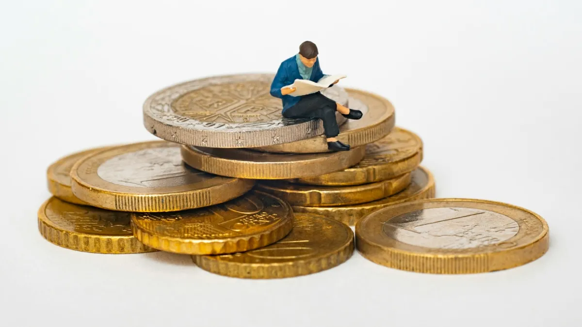 Gov’t extends 4% CPF interest floor to 2027