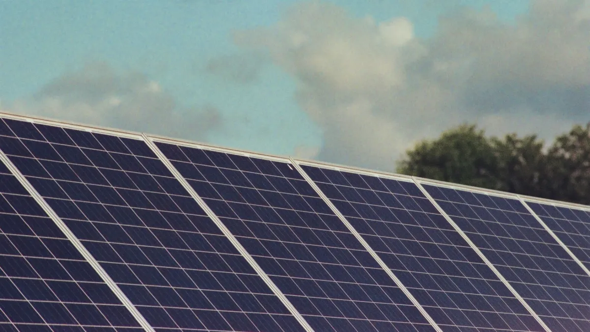 Clean‑energy initiatives in 6 SEA economies outnumber fossil fuel during ME crisis