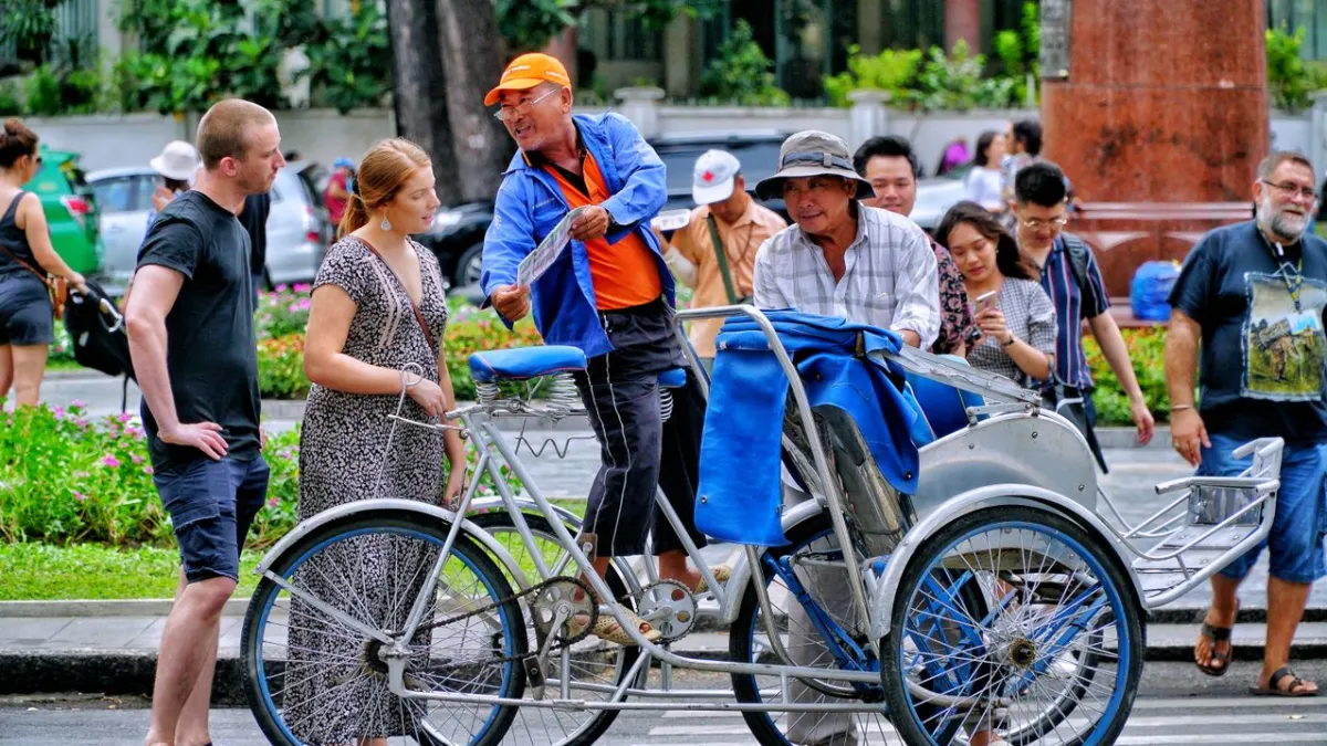 Hong Kong unveils specialised tourist guide licensing scheme