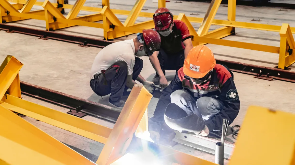 Vietnam manufacturing accelerates in August as output, orders surge