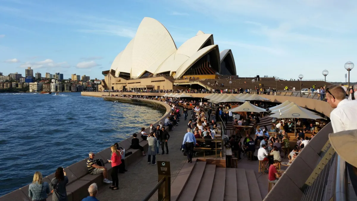 Australian insurers approve fewer claims from non-advised customers
