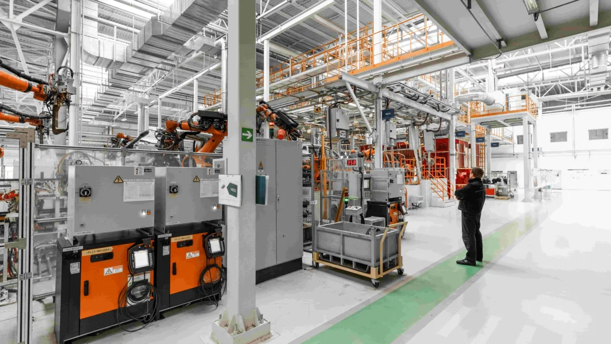 Singapore manufacturing output slows to 3.4% in September