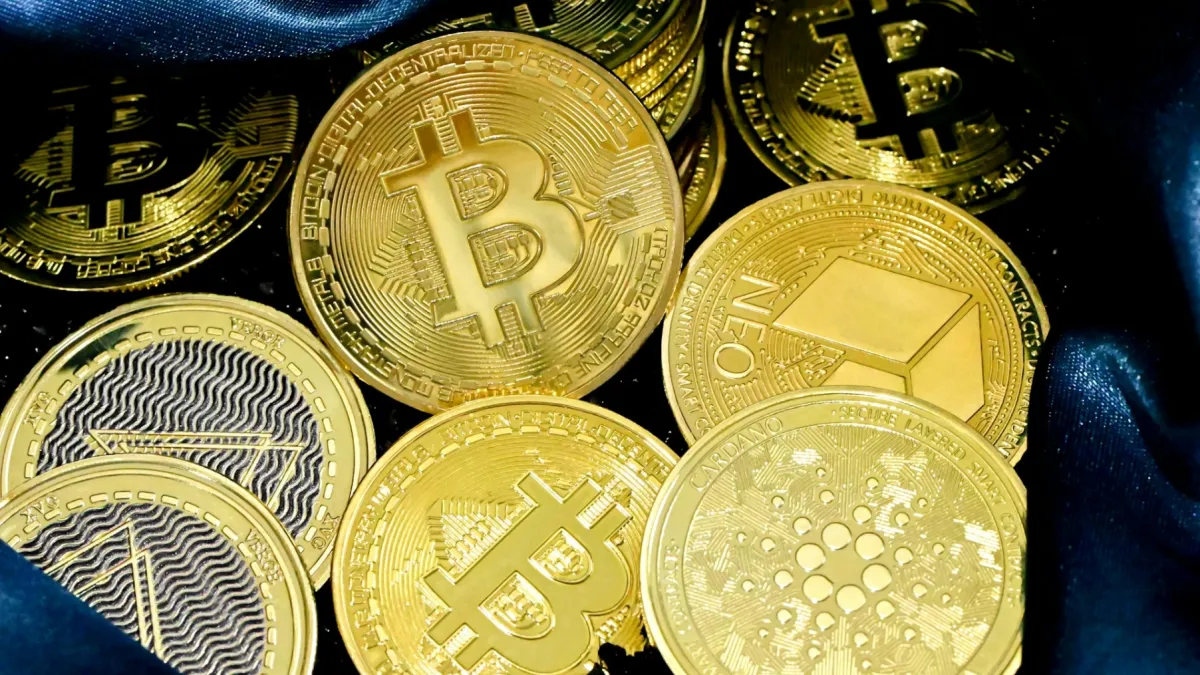 Singapore opens door to foreign stablecoins under tighter rules