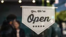 Social Media Wrap: Cinnabon announces more openings; Soonta holds meet and greet with MasterChef Sav Perera; Macca's launches cheeseburger shirt giveaway