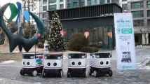 Robots deliver meals door-to-door in Seoul apartments