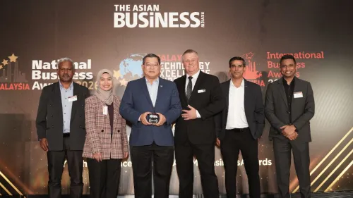 Maxis wins technology award for pioneering initiative to combat fake BTS scams