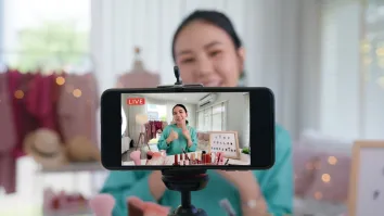 YouTube seeks to topple TikTok as video shopping king