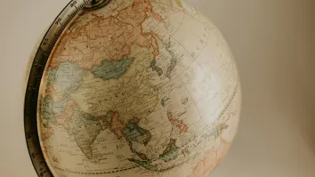 This week in finance: CIMB Singapore's new card for sole proprietors; banks' real estate woes; in-app chat services heat up