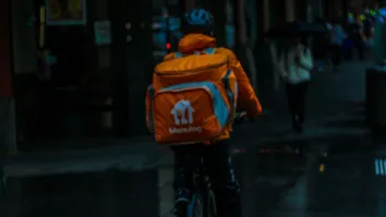 Menulog signs agreement with Uber Eats to redirect customers 