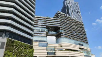 Retail rebounds in end-2025 on sales, leasing, arrivals