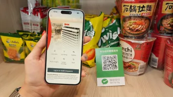  OCBC enables Weixin Pay QR payments via bank app
