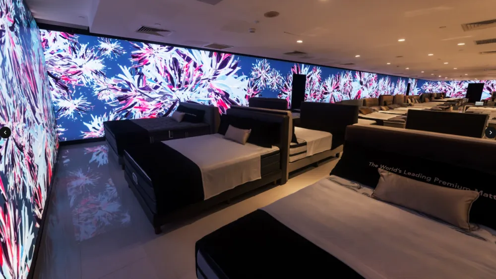 Metro and Samsung partner to upgrade Paragon store