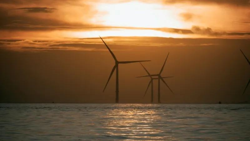 Global offshore wind set to hit 100GW
