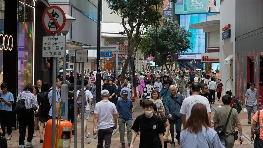 Easing rents lure retailers back to Hong Kong streets