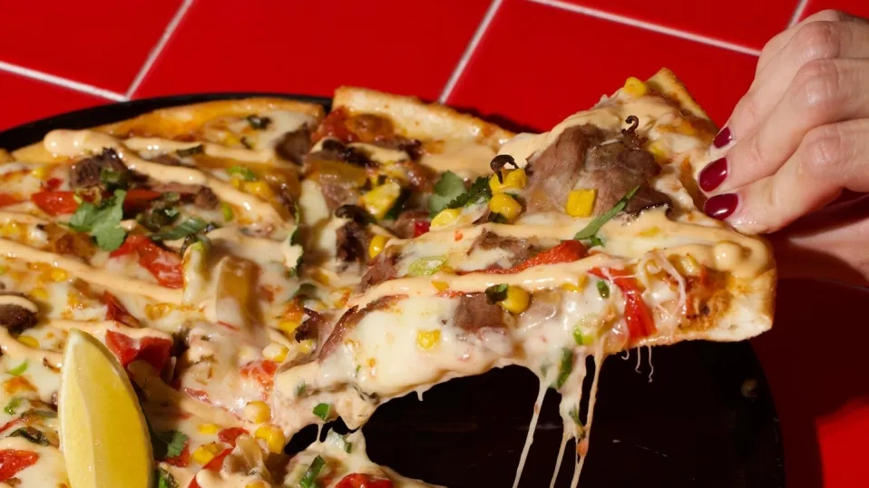 Social Media Wrap: Crust unveils new Peri Peri chicken pizza range; Starbucks reveals new menu; KFC brings back Hot Rods