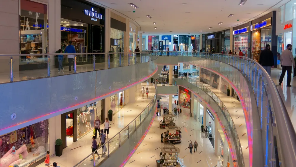 Bengaluru retail leasing surges 52% in Q4 as rents rise, mall supply stalls