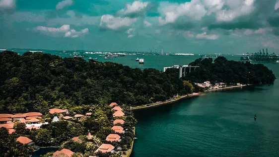 Singapore high-end residential rents rise for sixth straight quarter