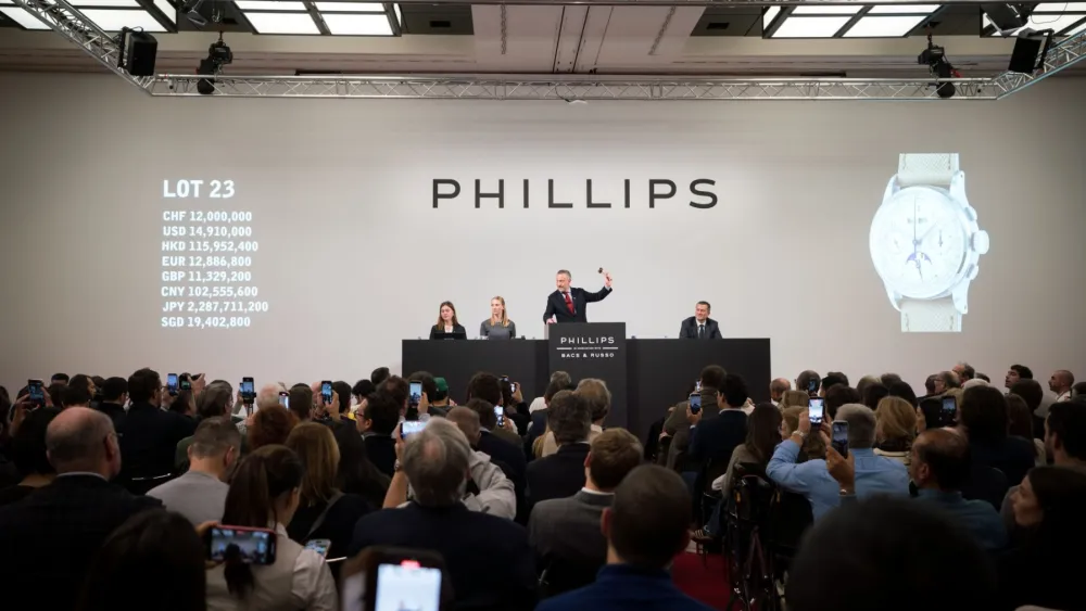 Choosier Asia buyers steer auctions toward rare art