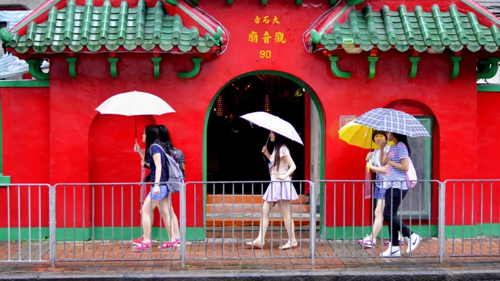 Hong Kong insurers risk scrutiny over mainland funds