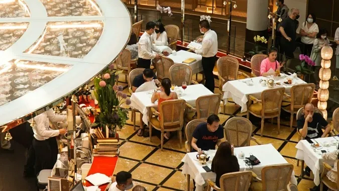F&B sales rise 0.4% in April