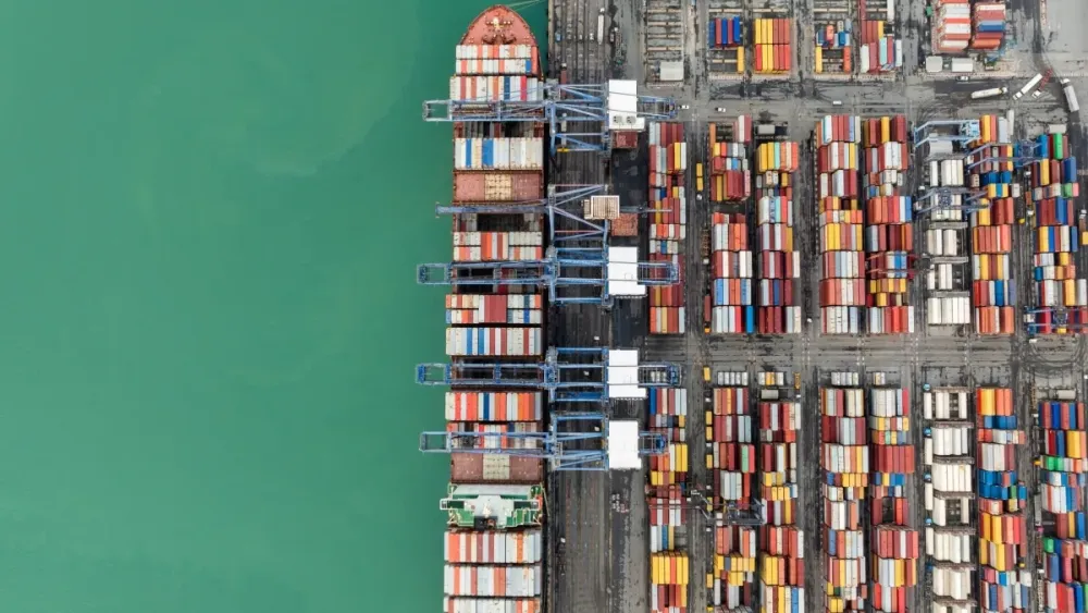 Hong Kong port cargo throughput rises 2.2% in Q1
