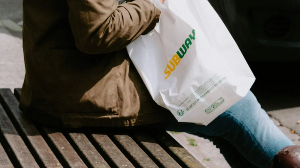 Weekly Global Wrap: Walmart launches fast food delivery service; Popeyes partners with celebrity Hamptons hotspot