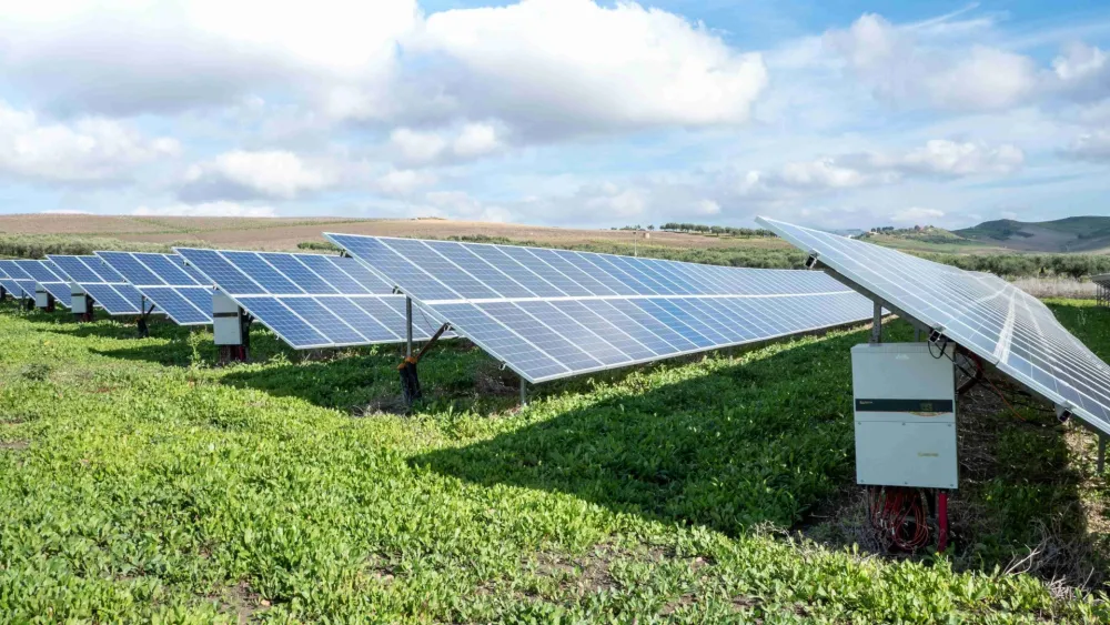 Global solar tracker shipments jump 19% to 134 GWdc in 2025