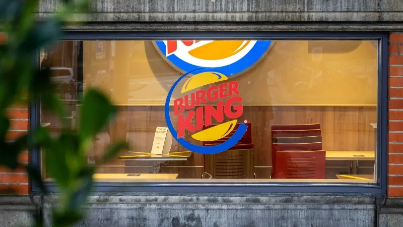 Weekly Global Wrap: Burger King creates new customer service role; McDonald's Philippines taps into solar to cut energy costs; Chipotle expands to Mexico