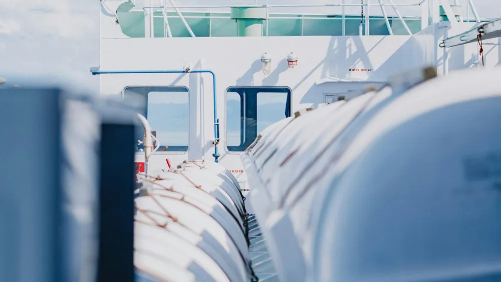 GasHub starts LNG supply at Rolls-Royce Seletar facility 