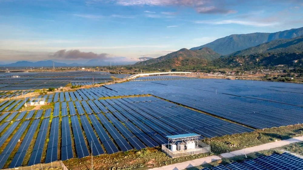 AGL, RRG to power Australian farm with large-scale renewable microgrid