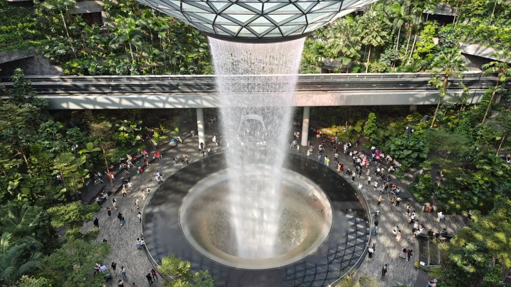 Singapore retail sales growth slows to 3 % in May