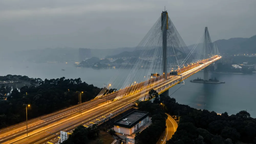 Hong Kong-Macao private-car quota rises by 400 to 1,400