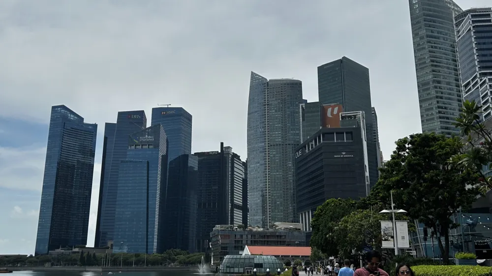 Monday Wrap: Firms brace for profit squeeze as banks rally