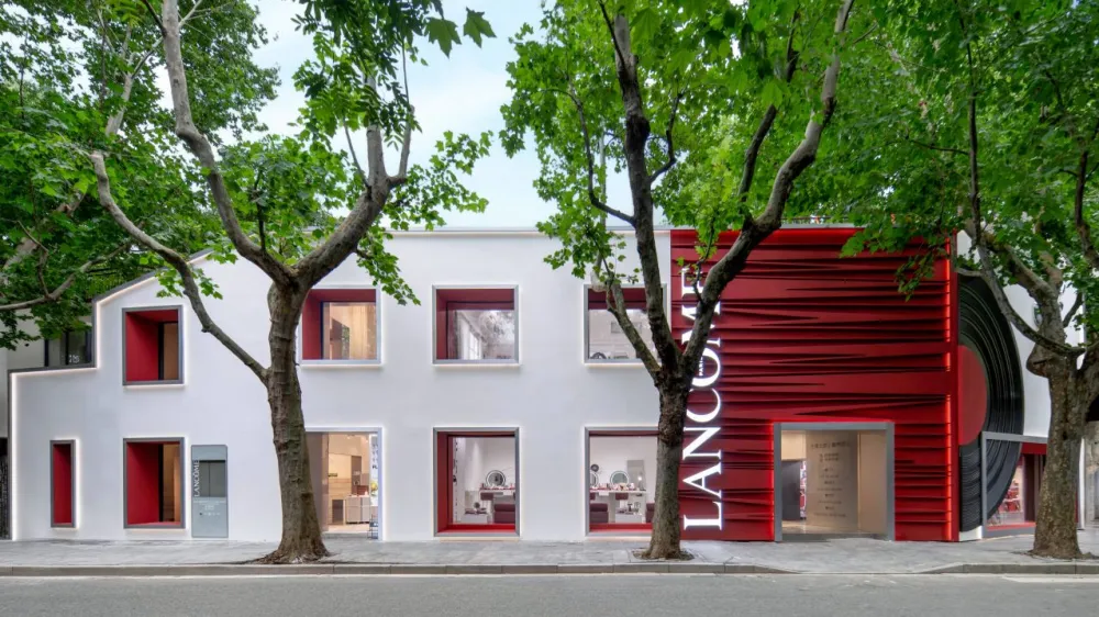 Lancôme turns lipstick trials into recording sessions at China pop-up