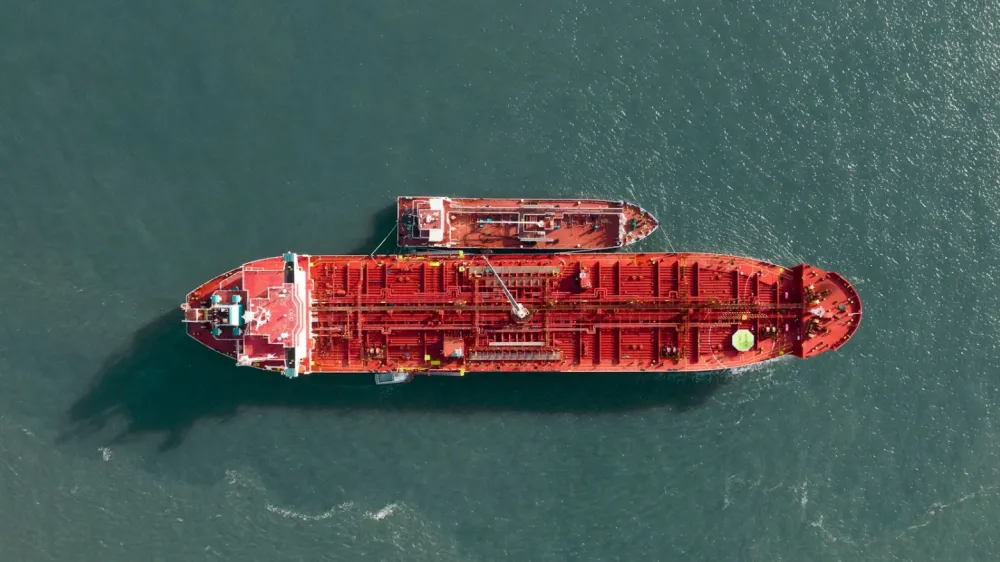 Singapore sets global record for single ethanol bunkering