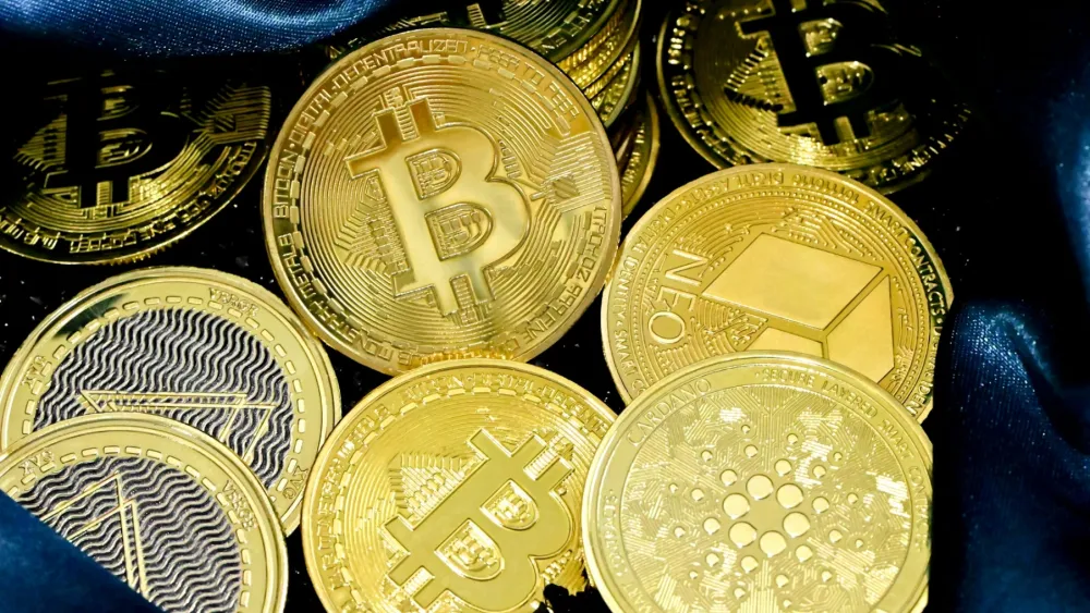 Singapore opens door to foreign stablecoins under tighter rules