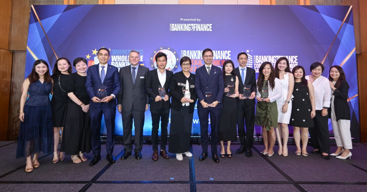 UOB reaps 7 awards at Asian Banking & Finance Retail Banking Awards 2025