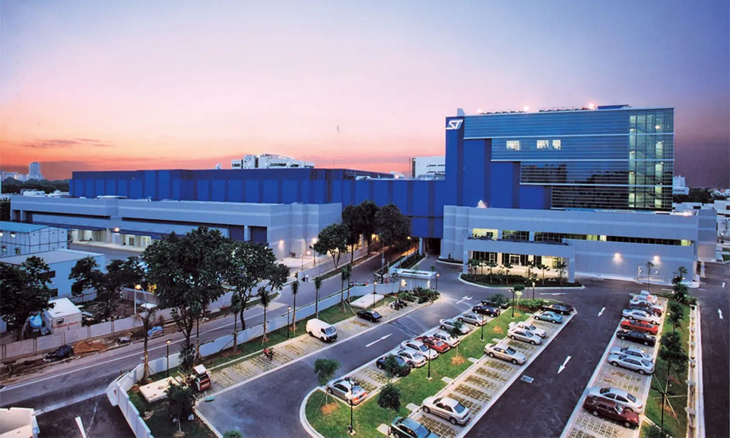 STMicroelectronics – Singapore’s largest industrial district cooling system